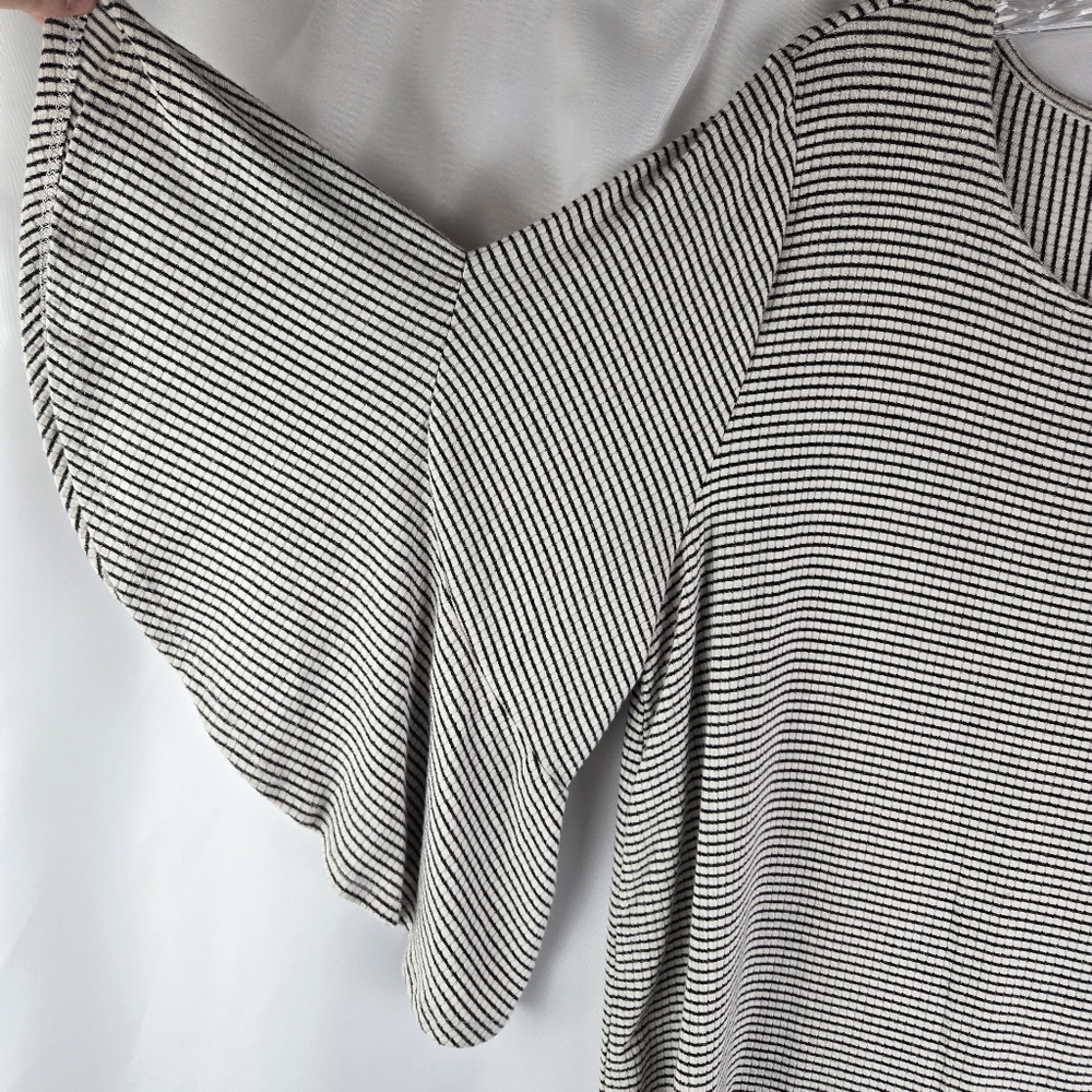 Chelsea & Theodore Black White Stripe Ribbed Stretch Bell Sleeve Top Size XL - Picture 5 of 9